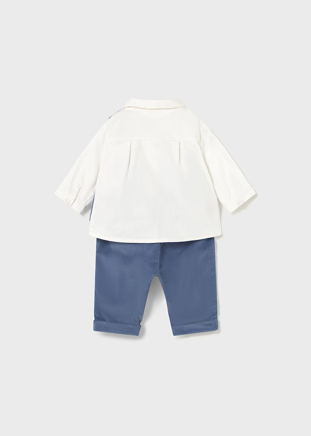 Conjunto camisa chaleco y pantalón