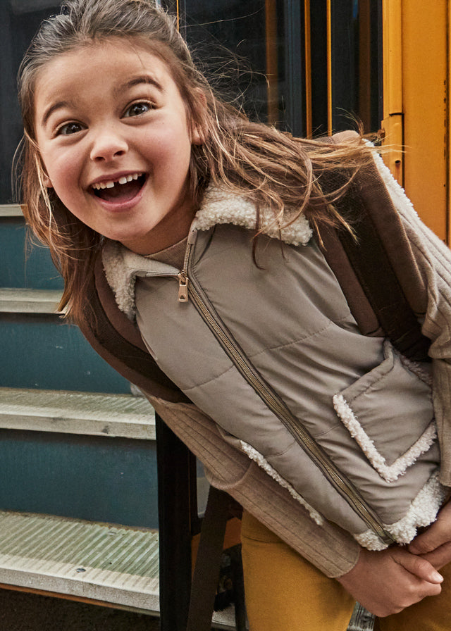 Chaleco contraste bordado