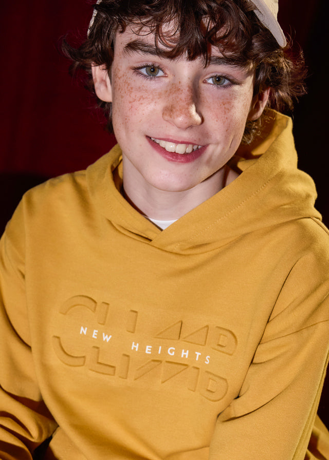 Pullover embossed