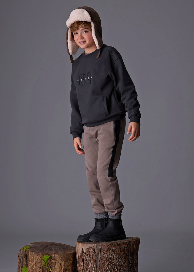 Pantalón deportivo contraste chico