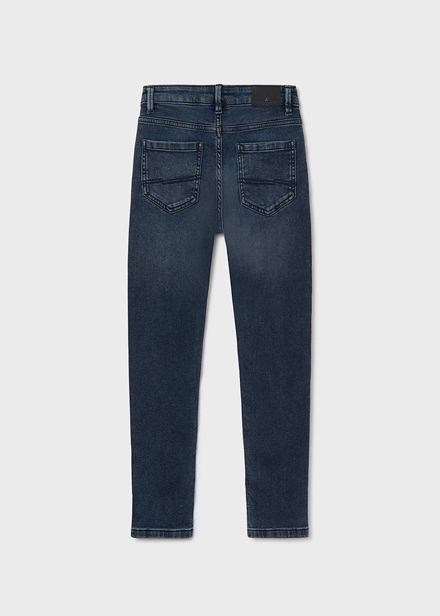 Pantalón vaquero entallado chico