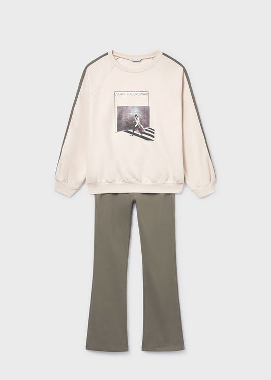 Conjunto legging acampanado y sudadera chica