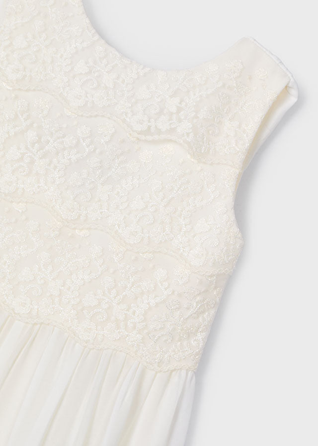 Mono ceremonia niña