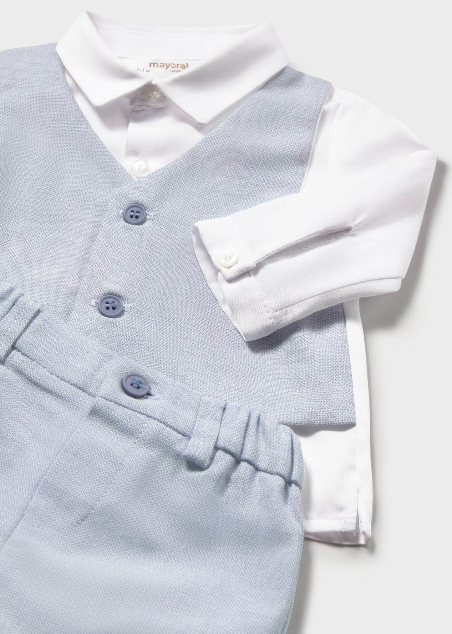 Conjunto pantalón corto y camisa con chaleco recién nacido