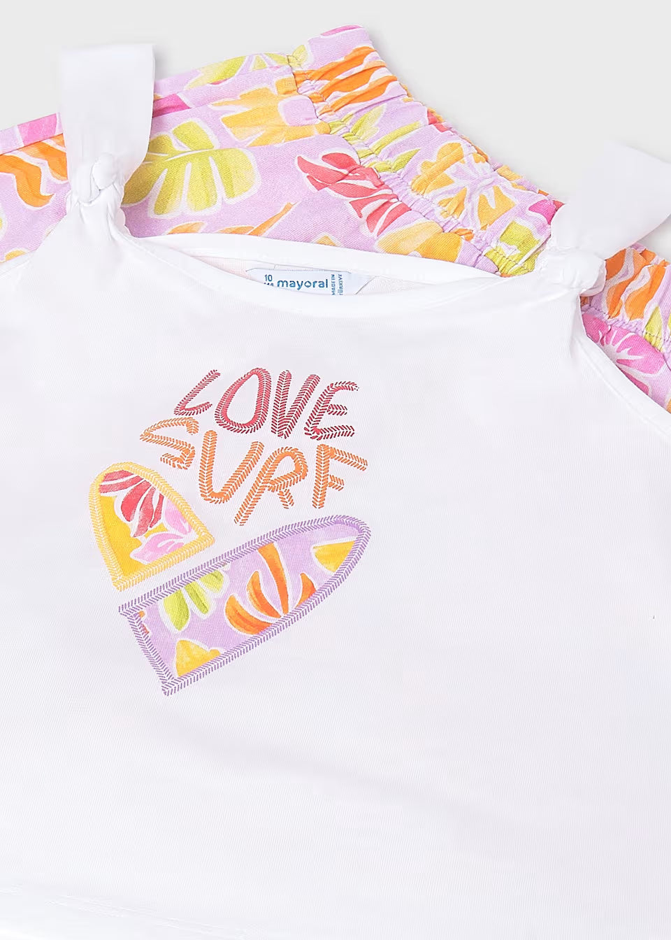 Conjunto pantalón corto y camiseta estampada chica
