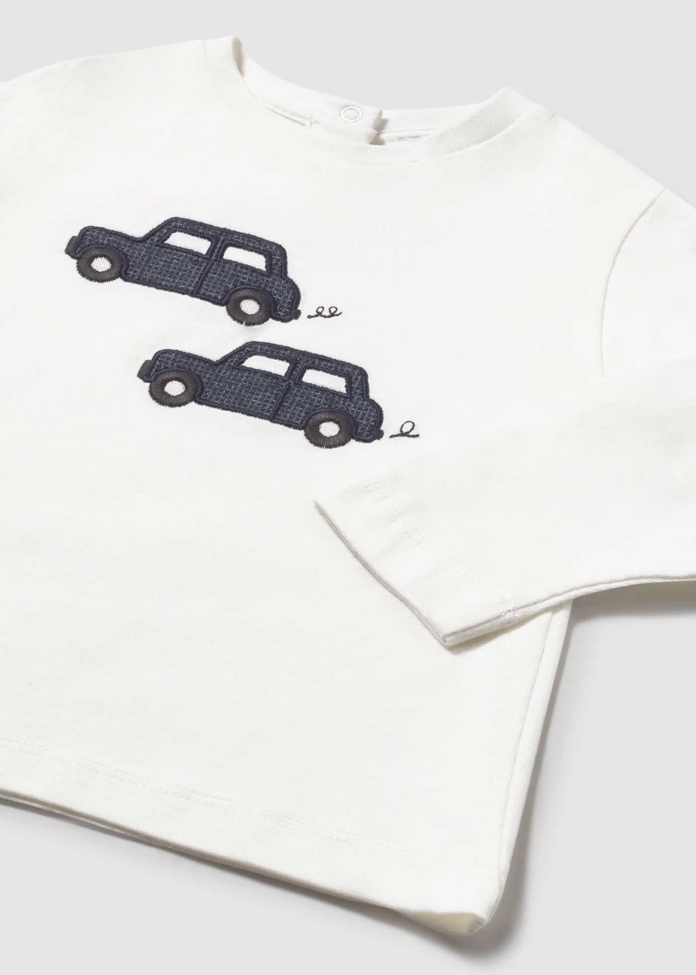 Camiseta coche bordado bebé