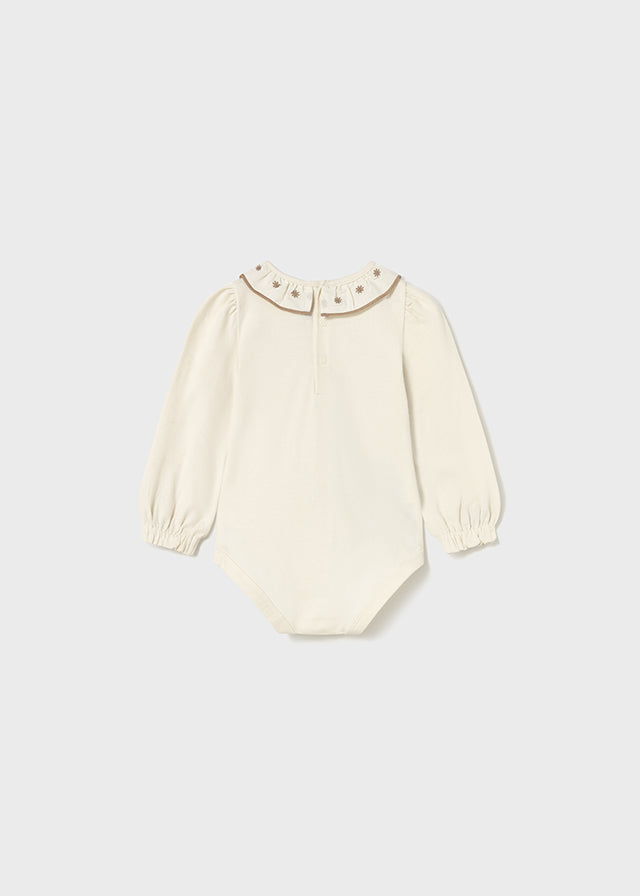 Body cuello bordado