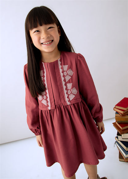 Vestido detalles bordados niña