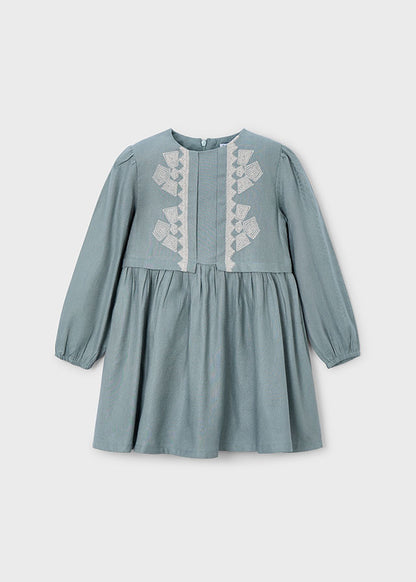 Vestido detalles bordados niña
