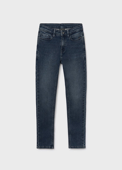 Pantalón vaquero entallado chico