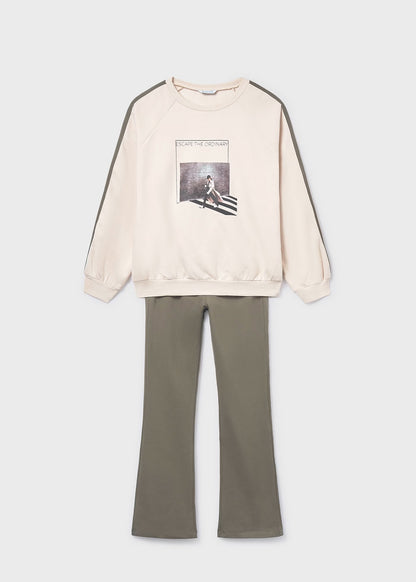 Conjunto legging acampanado y sudadera chica