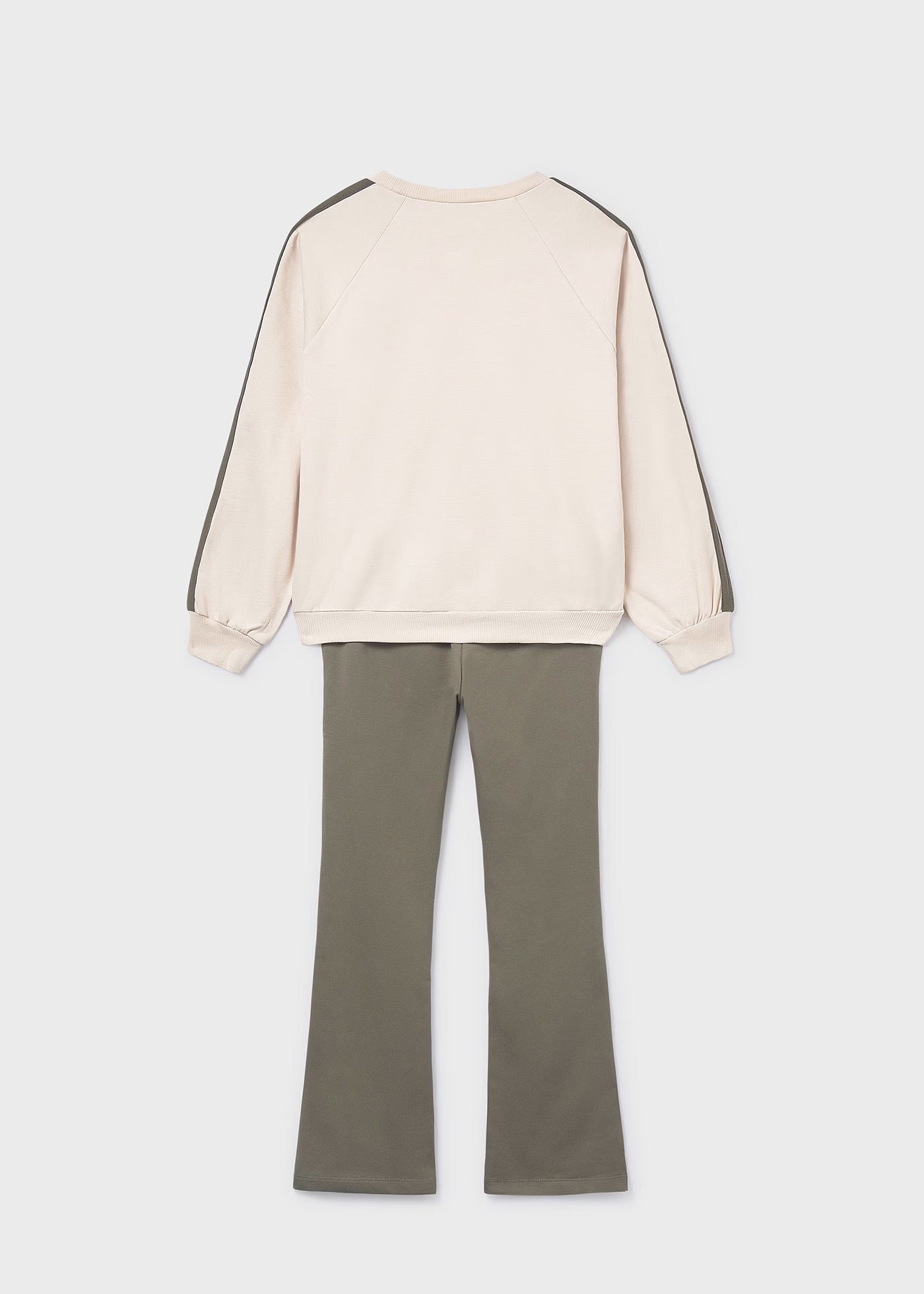 Conjunto legging acampanado y sudadera chica