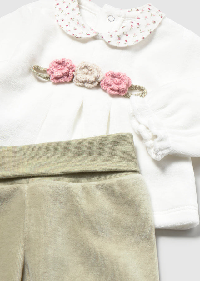 Conjunto polaina y camisera recién nacida