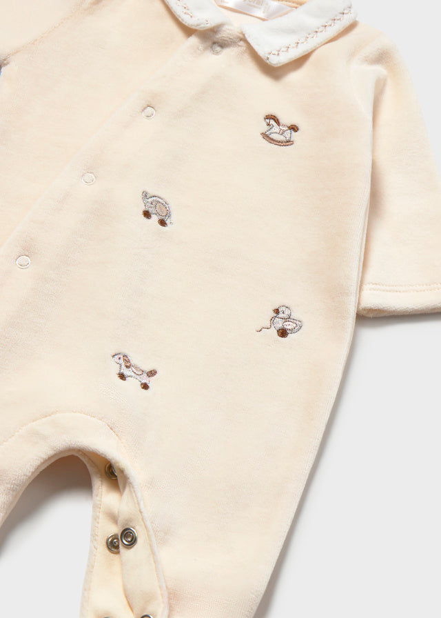 Pijama bordados recién nacido