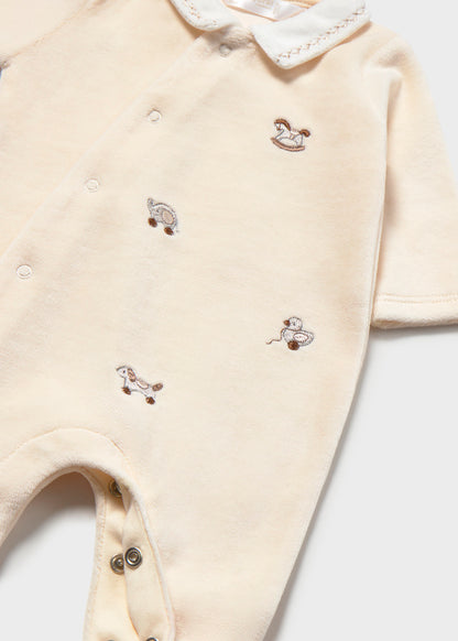 Pijama bordados recién nacido