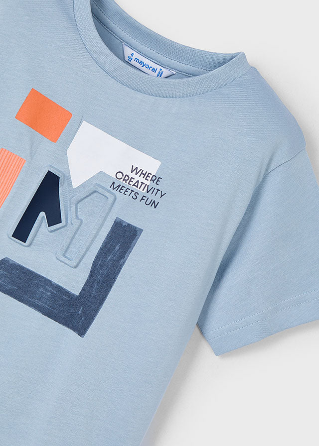 Camiseta letra relieve niño