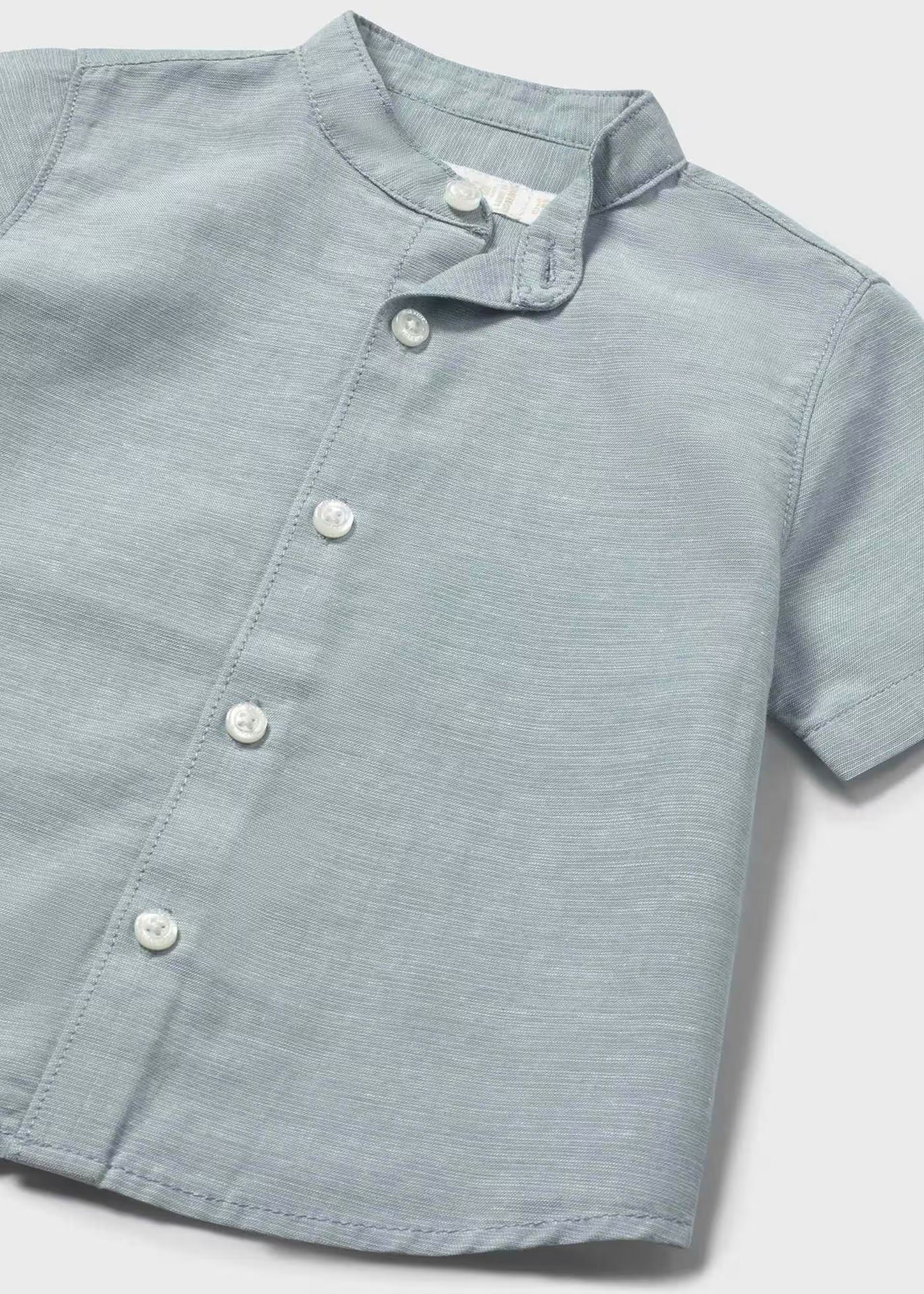 Camisa con lino y cuello mao bebé