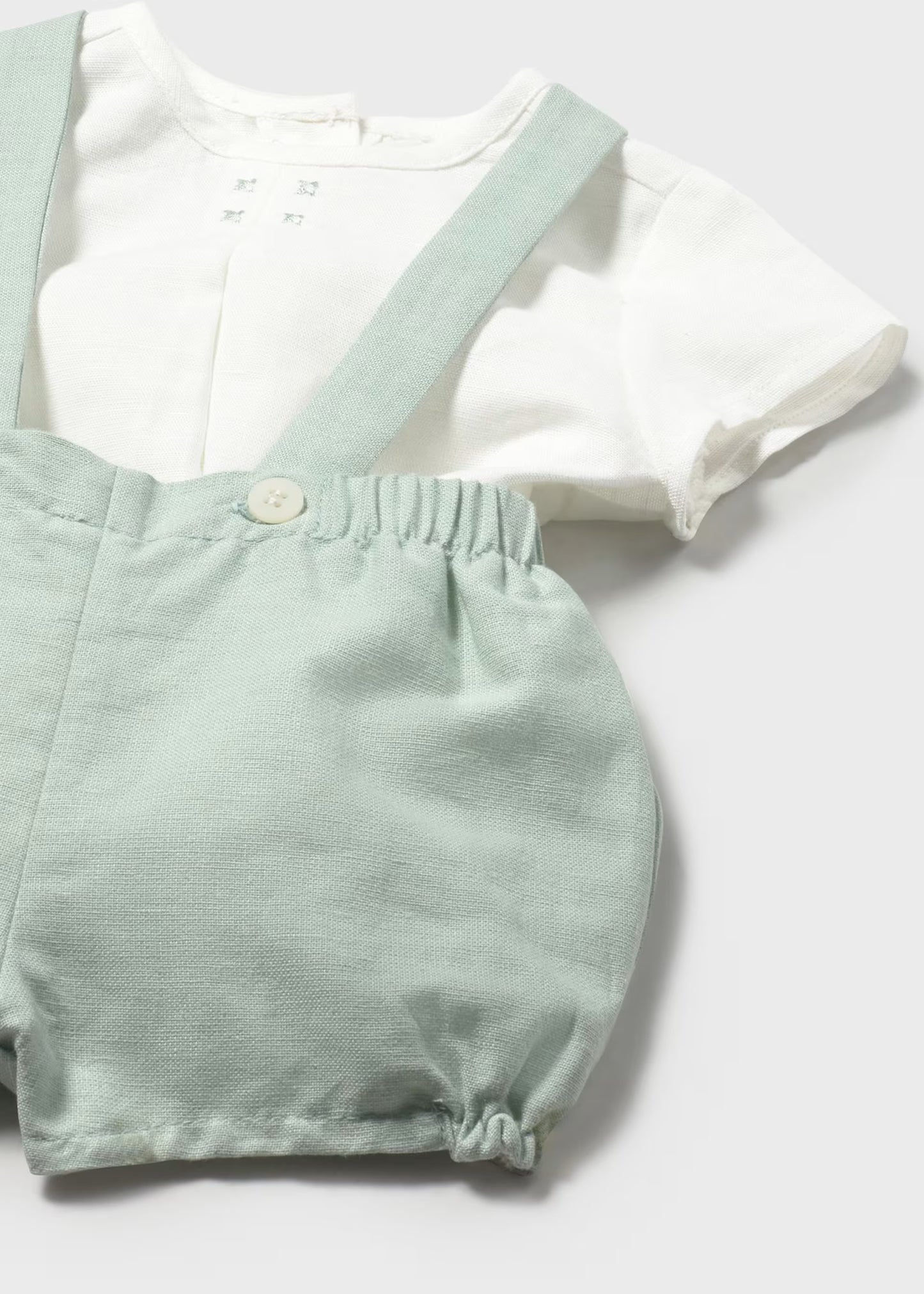 Conjunto pantalón corto tirantes y camisa recién nacido