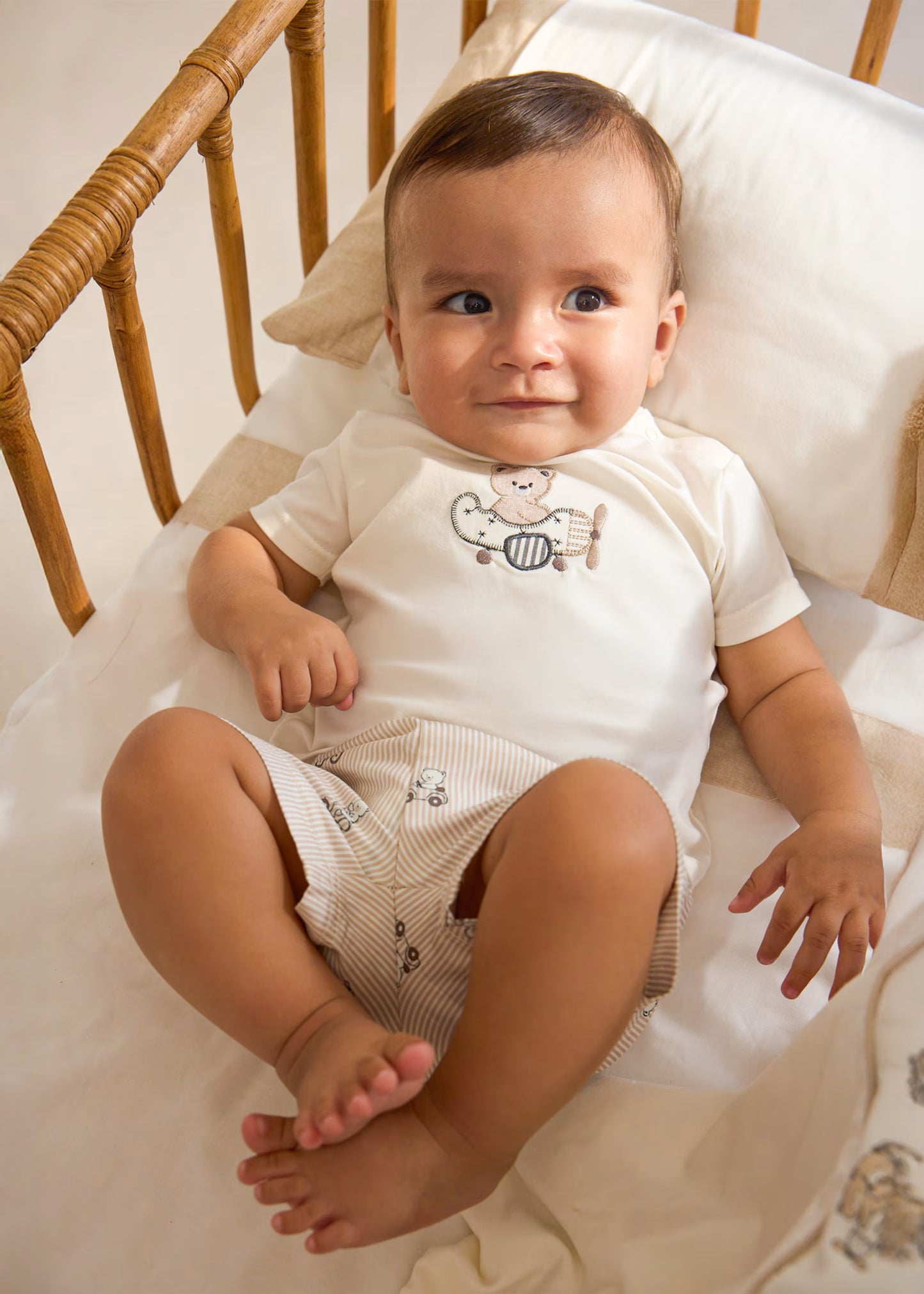 Conjunto pantalón corto y camiseta osito recién nacido