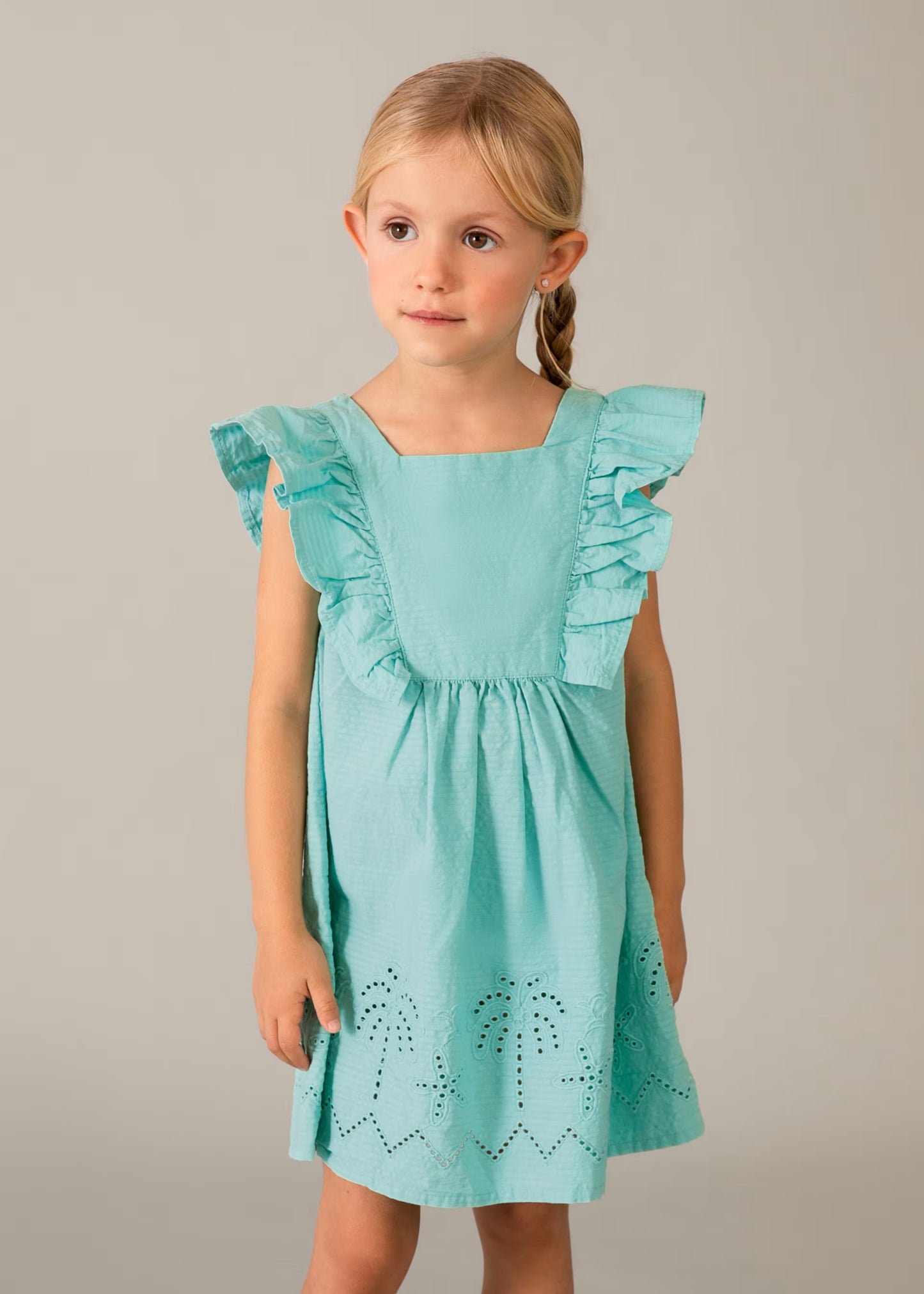 Vestido con calados niña