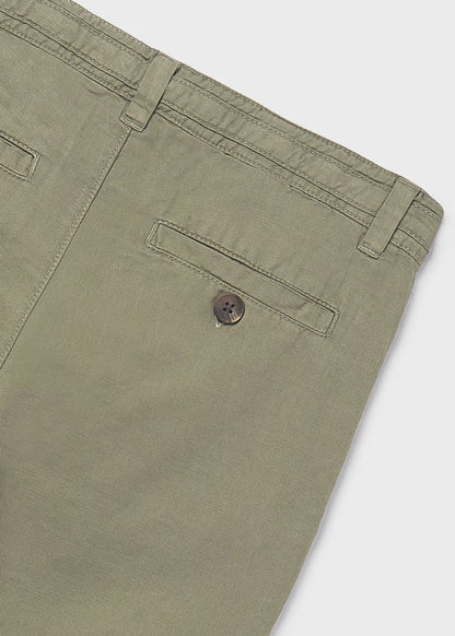 Pantalón chino chico