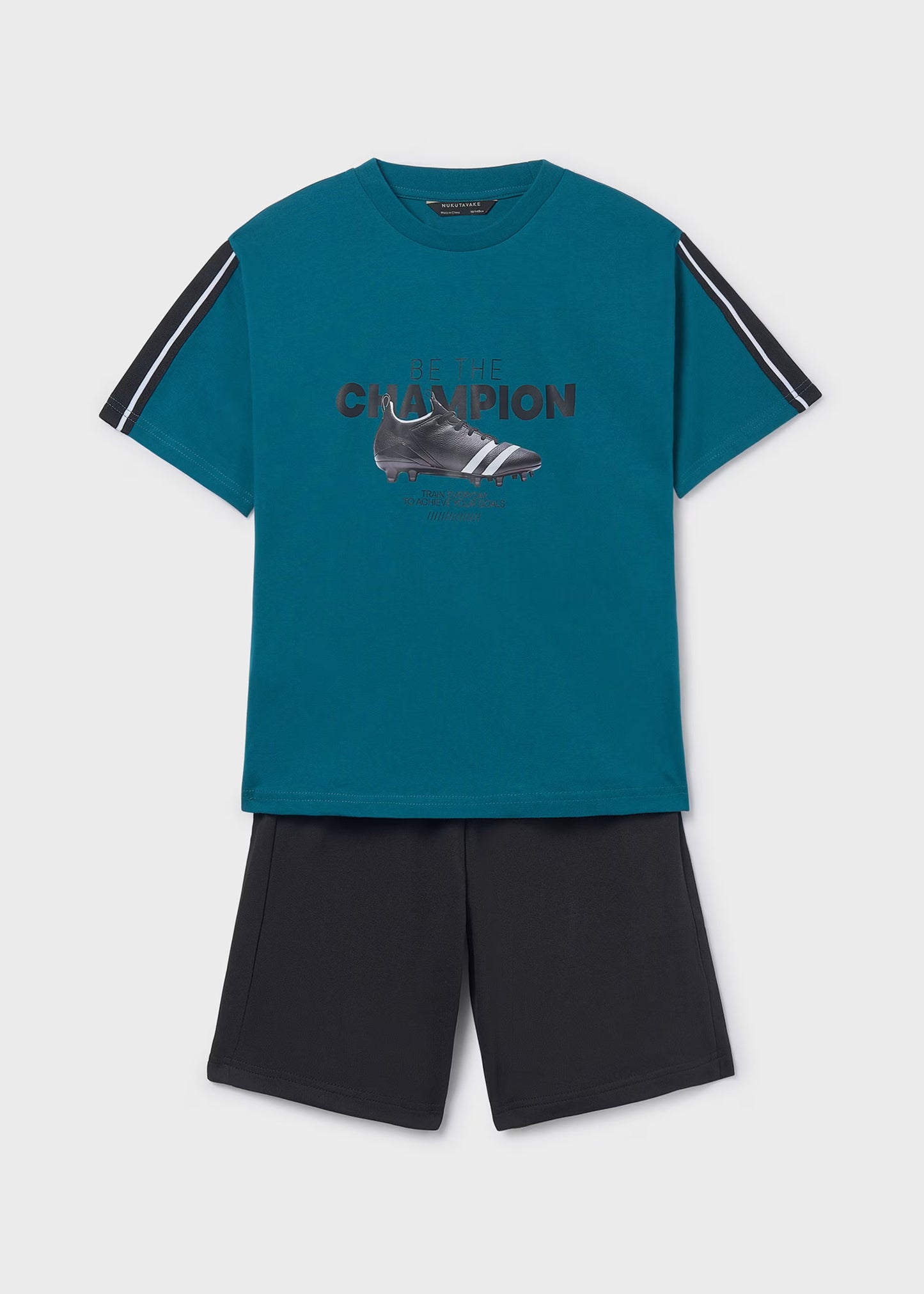 Conjunto bermuda y camiseta bota de fútbol chico