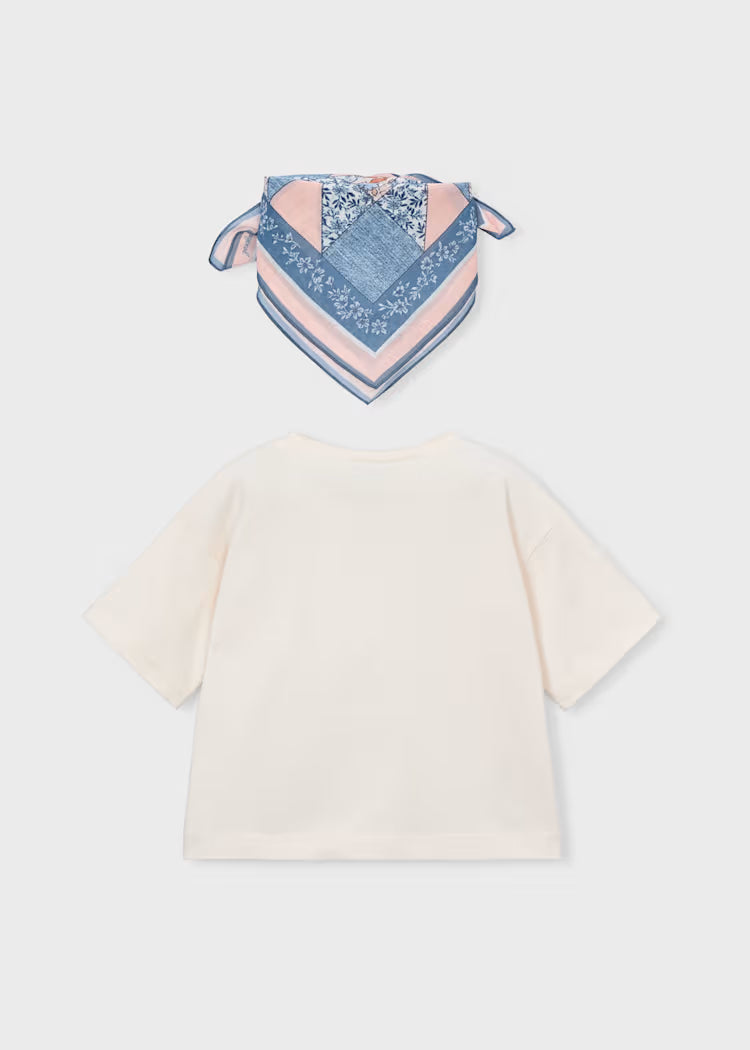 Camiseta con pañuelo estampado niña