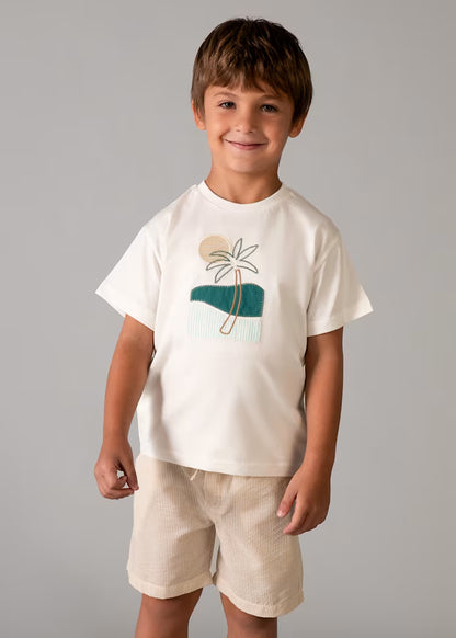 Conjunto bermuda y camiseta con bordado niño