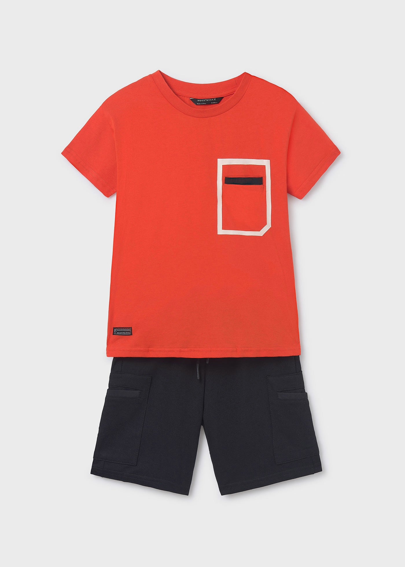 Conjunto bermuda y camiseta contrastes chico
