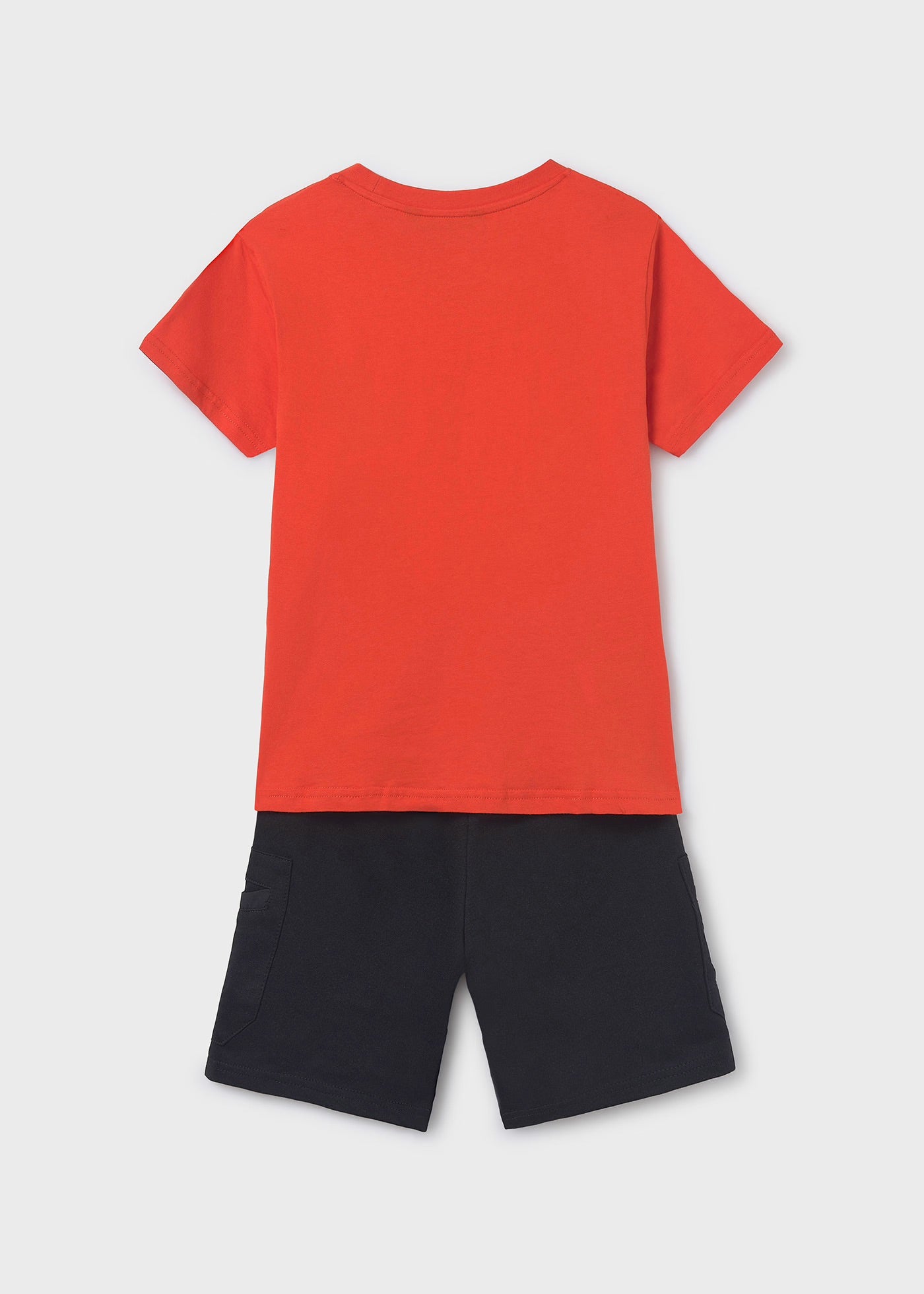 Conjunto bermuda y camiseta contrastes chico