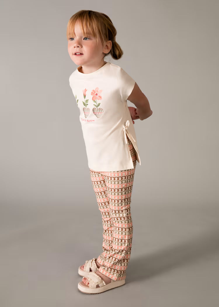Conjunto legging flare y camiseta niña