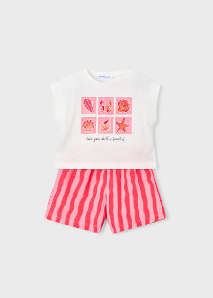 Conjunto pantalón corto estampado y camiseta niña