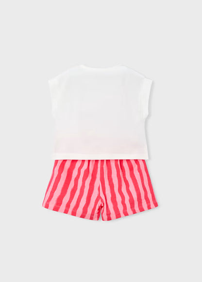 Conjunto pantalón corto estampado y camiseta niña