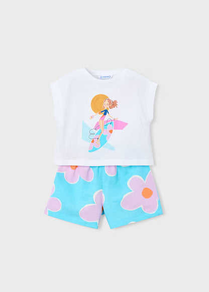 Conjunto pantalón corto estampado y camiseta niña