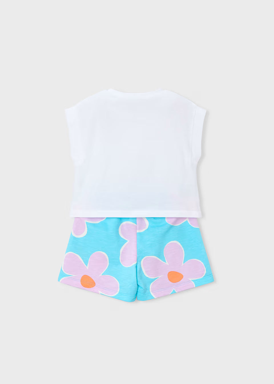 Conjunto pantalón corto estampado y camiseta niña