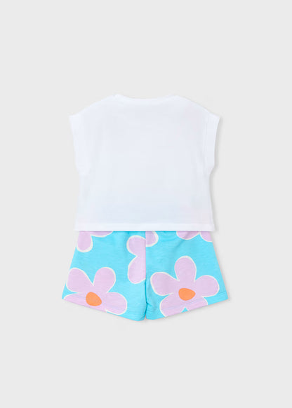 Conjunto pantalón corto estampado y camiseta niña