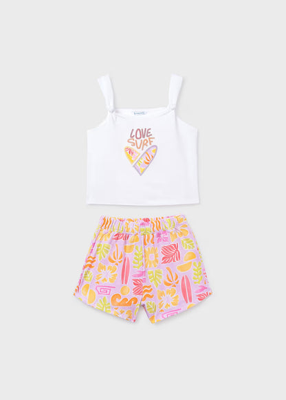Conjunto pantalón corto y camiseta estampada chica