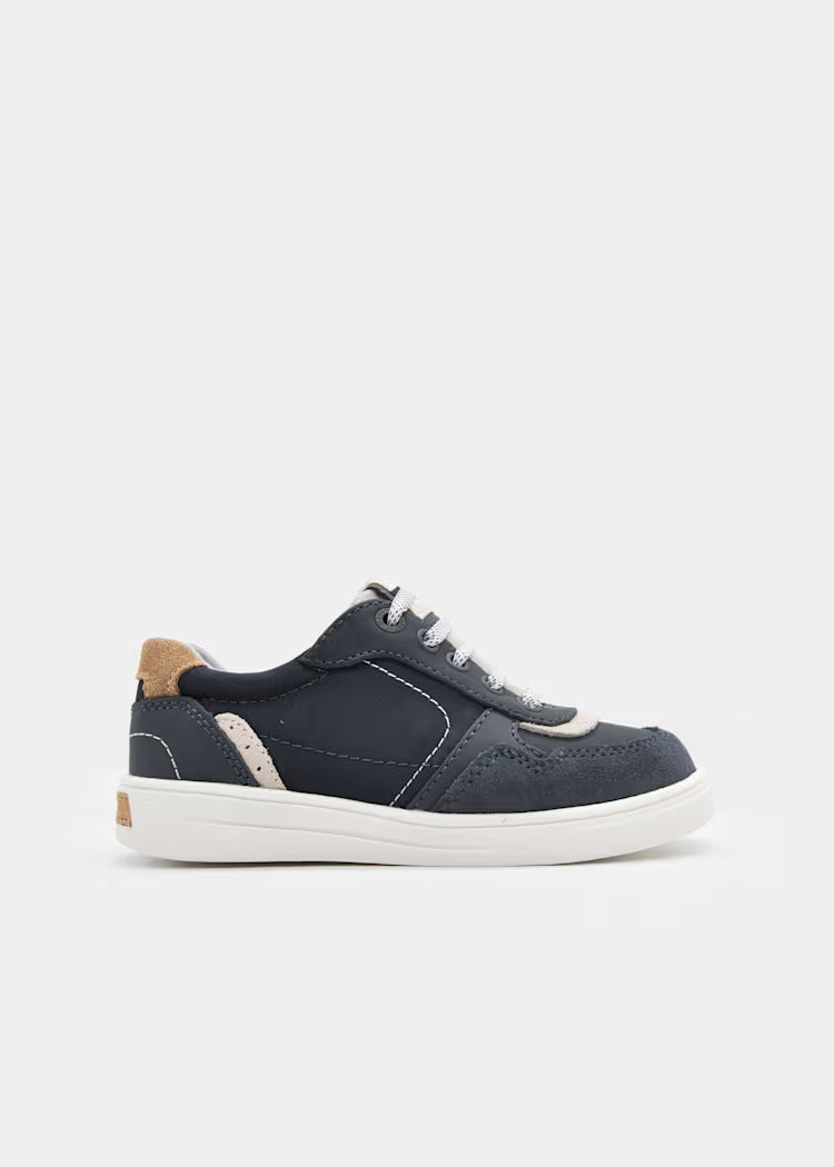 Deportiva casual niño
