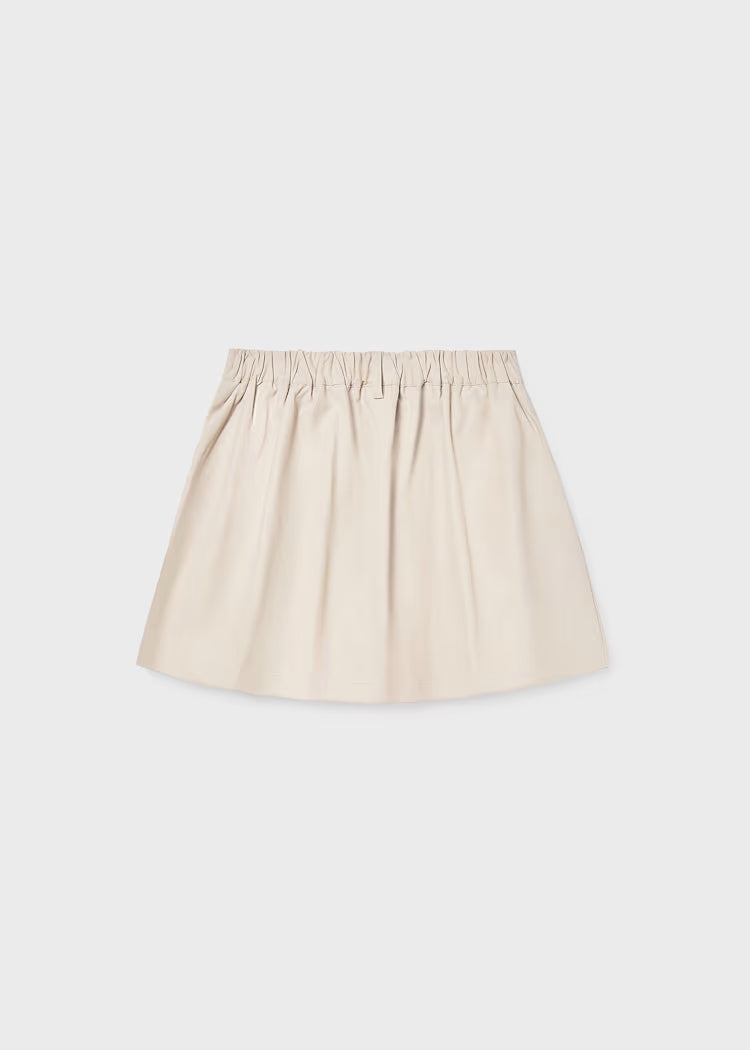 Falda pantalón chica