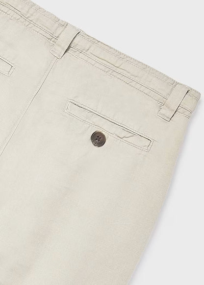 Pantalón chino chico