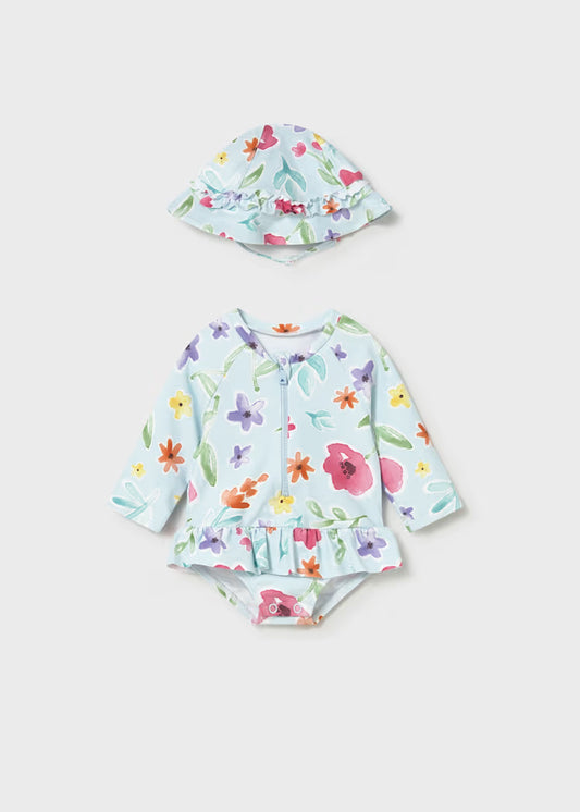 Pelele baño con gorro protección solar recién nacida