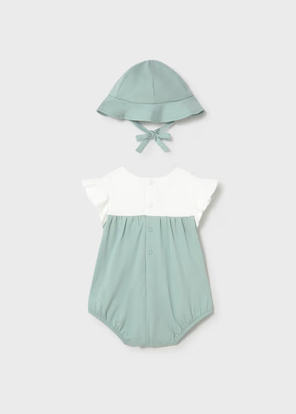 Pelele florecitas con gorro recién nacida