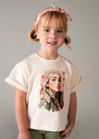 Playera con scrunchie estampada niña