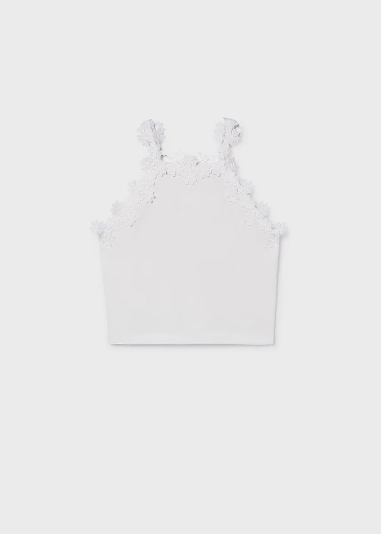 Top con detalle floral en tirantes chica