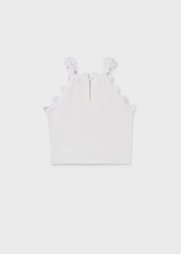 Top con detalle floral en tirantes chica