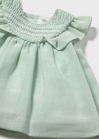 Vestido nido de abeja recién nacida